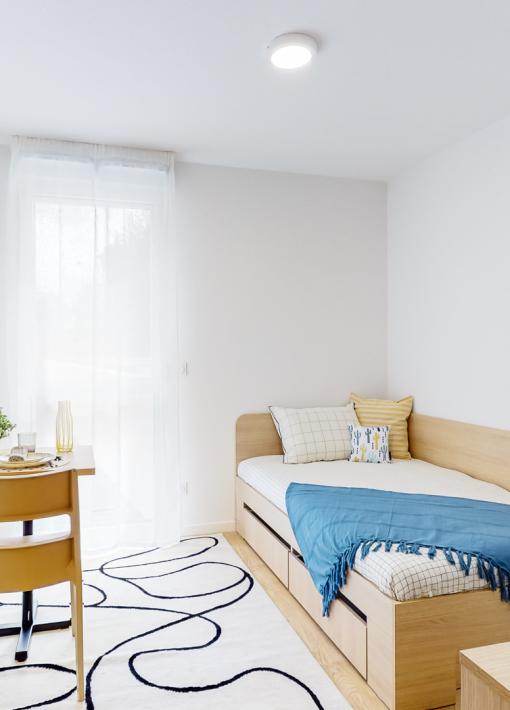 Appartement étudiant avec lit, placard et table